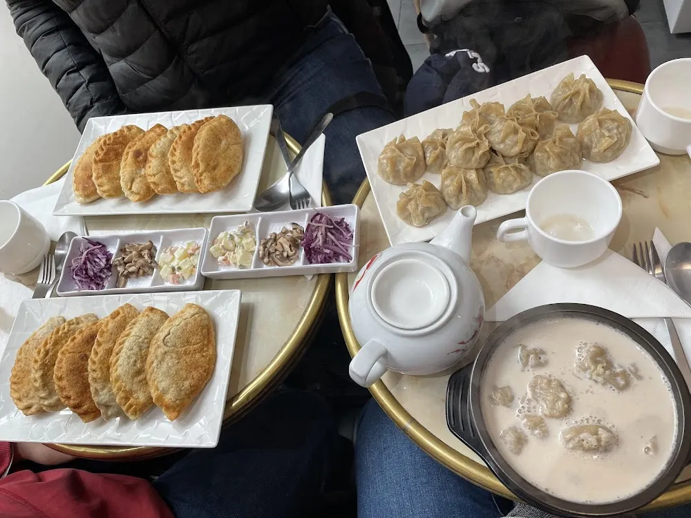 Khuushuur Buuz Soupe de Lait Aux Raviolis